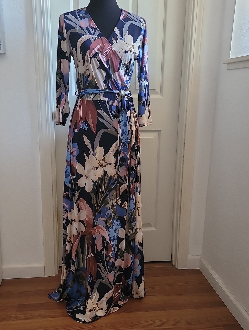 Floral Wrap Maxi Dress MADE IN USA, NEW SIZE M SUPER STRETCHY